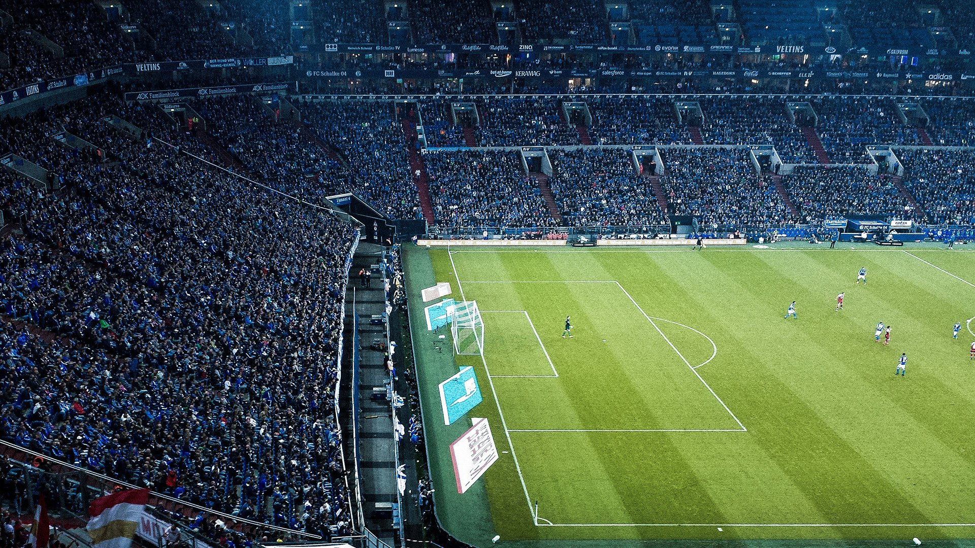 哈兰德连续20场破门，英超火力王再续神迹，哈兰德德甲