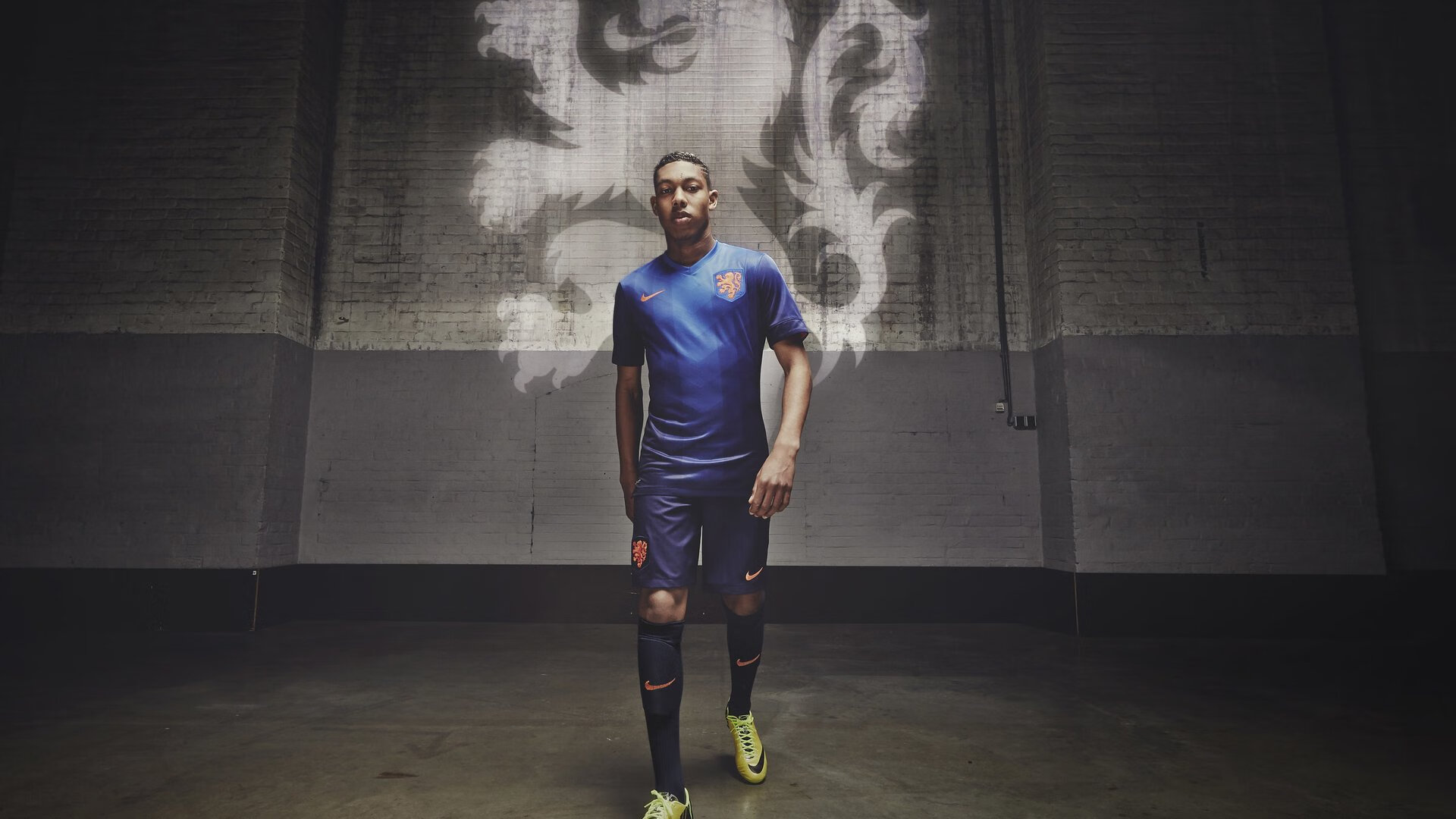 九游电竞资讯-电竞直播平台创新互动模式，粉丝参与度创历史新高，电竞直播室